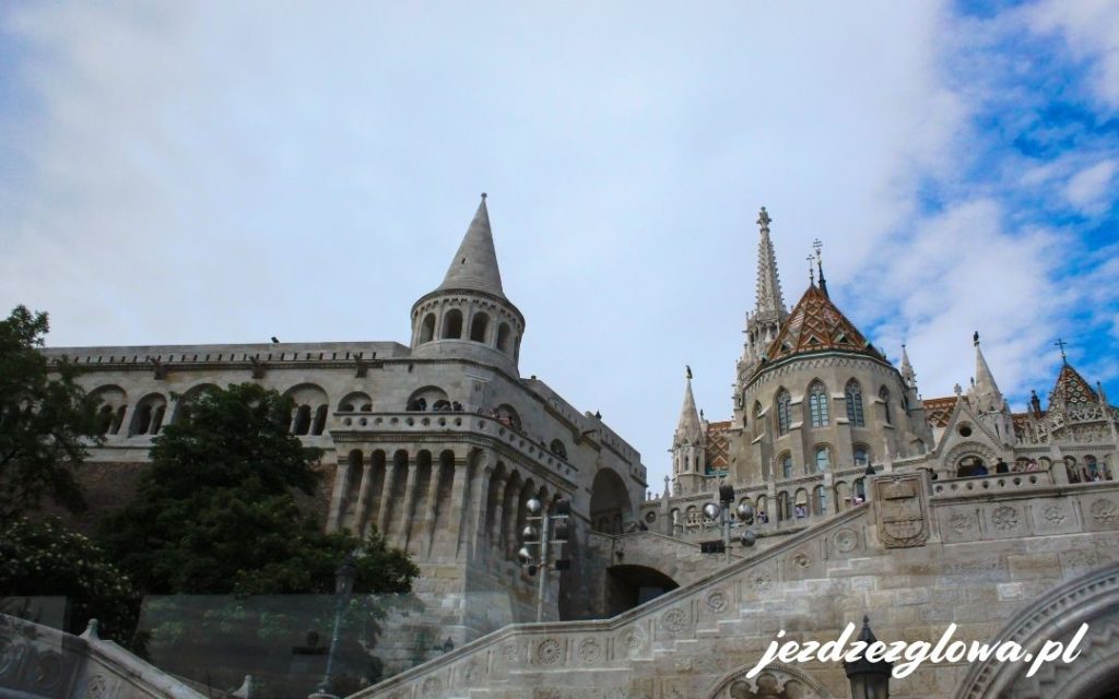 Baszta Rybacka z charakterystycznymi wieżyczkami w Budapeszcie
