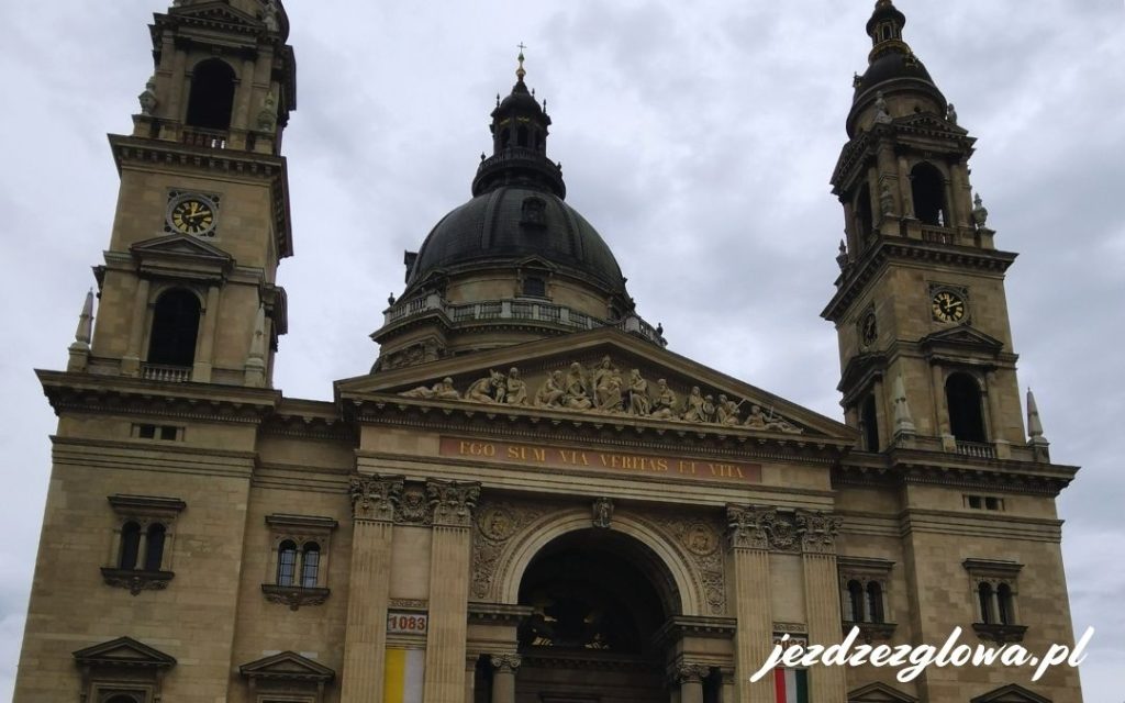 Bazylika św. Stefana w Budapeszcie widziana od frontu