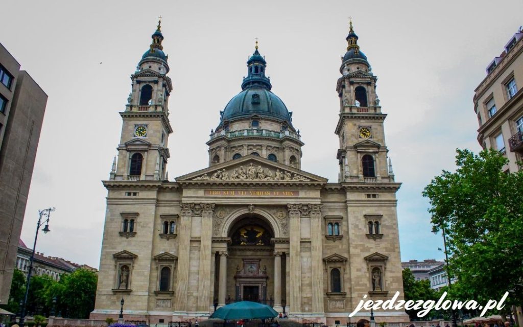 Bazylika św. Stefana w Budapeszcie – widok od frontu
