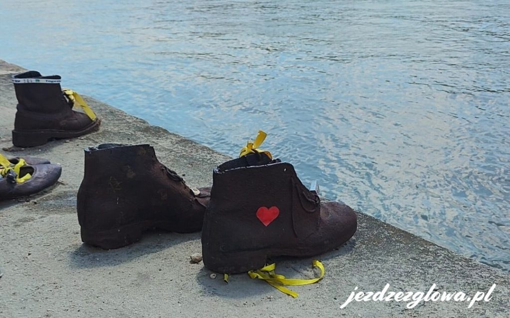 Buty nad Dunajem – detal pomnika ofiar Holocaustu w Budapeszcie