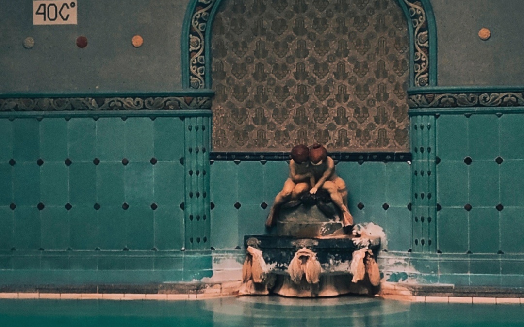 Kąpiel w słynnym termalnym kompleksie Gellerta w Budapeszcie