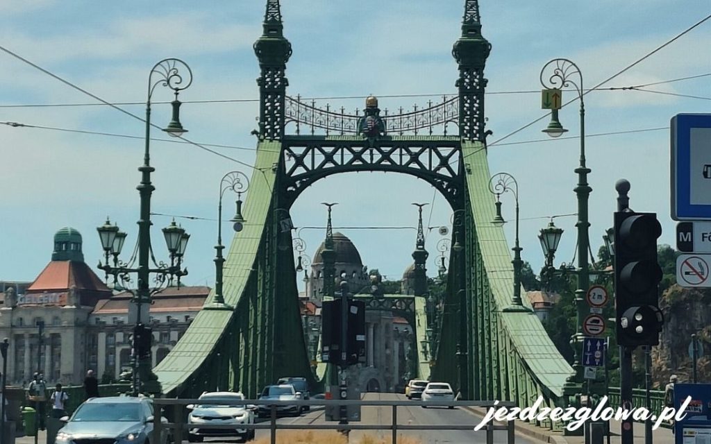 Most Wolności w Budapeszcie – widok od strony Pesztu