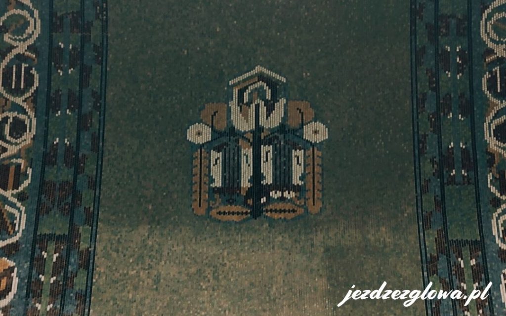 Mozaikowy detal posadzki w łaźniach termalnych Gellerta w Budapeszcie