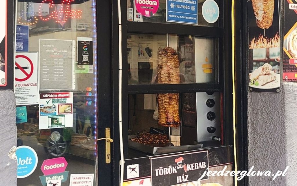 Okienko z kebabem w Budapeszcie