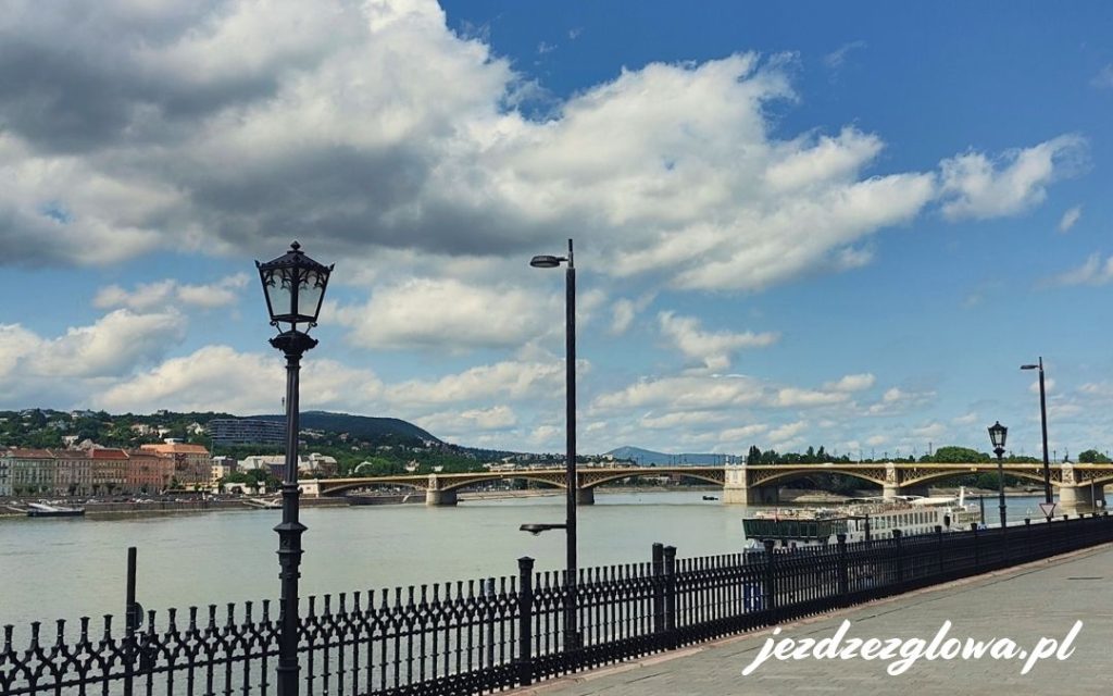 Panorama Dunaju i Mostu Łańcuchowego w Budapeszcie