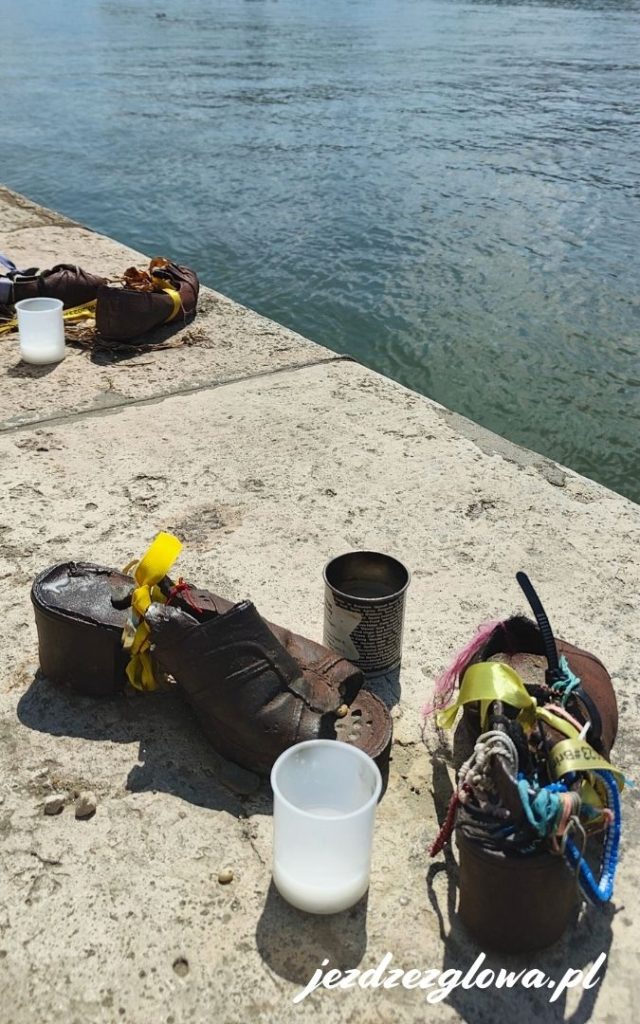 Pomnik Butów nad Dunajem Budapeszt