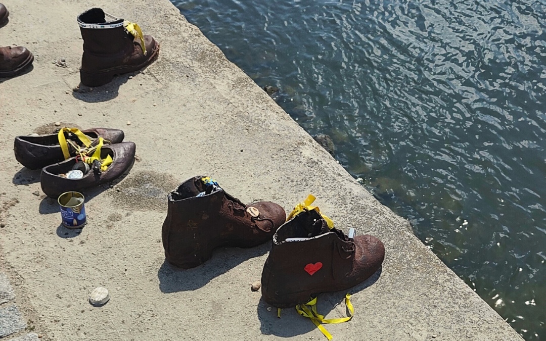 Pomnik „Buty nad Dunajem” upamiętniający ofiary Holocaustu w Budapeszcie