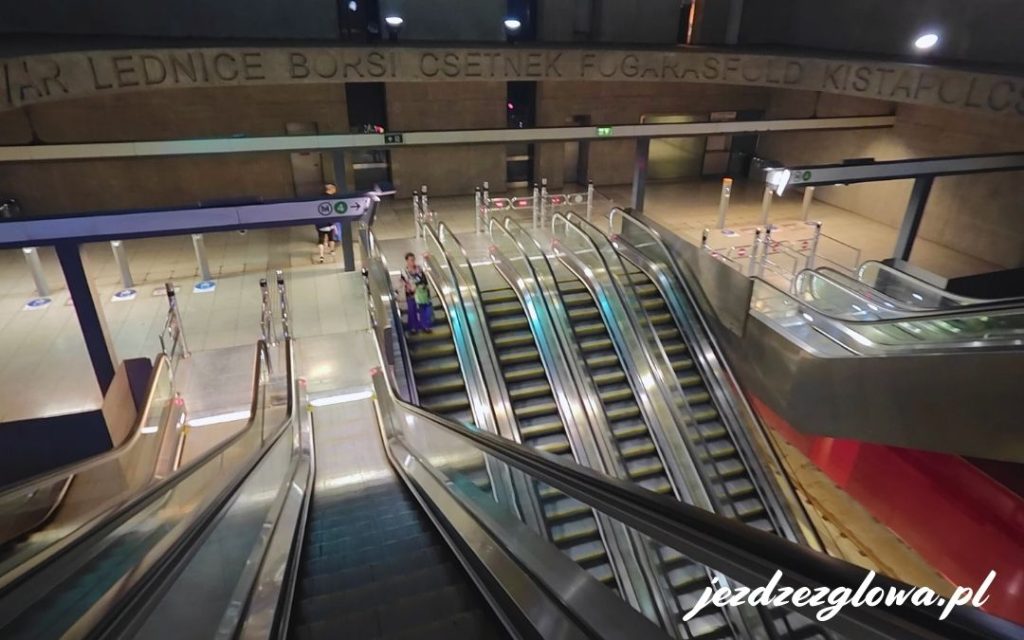 Schody ruchome w metrze w Budapeszcie