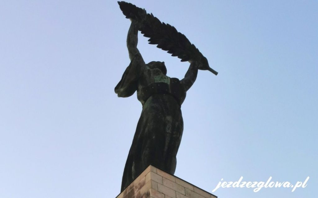Statua Wolności na Górze Gellerta w Budapeszcie