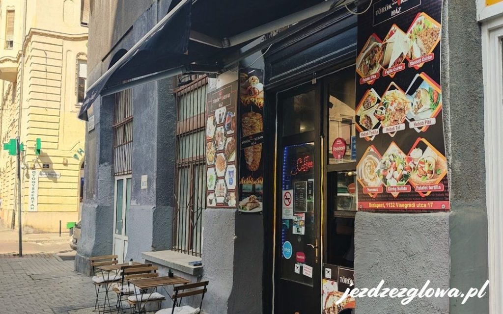 Stoisko z kebabem w centrum Budapesztu