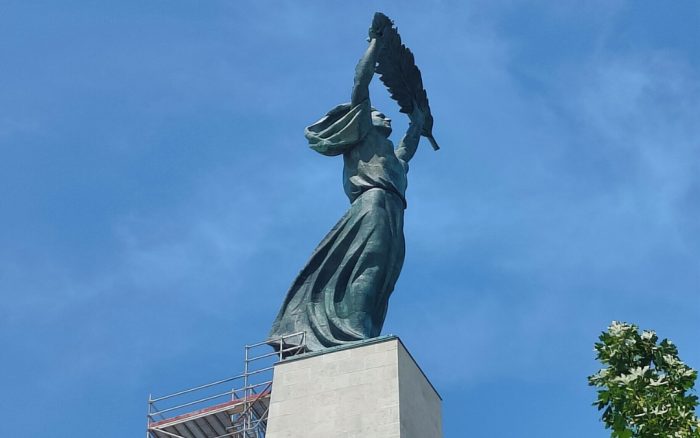 pomnik-wolno-ci-w-budapeszcie-historia-kt-ra-wci-patrzy-na-miasto