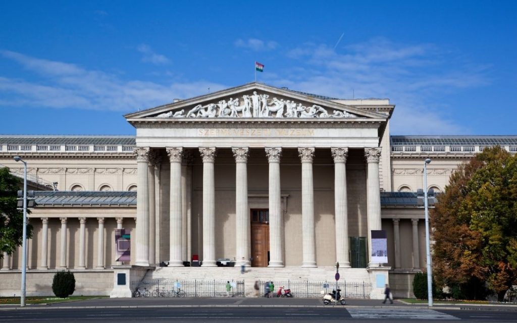 Muzeum Sztuk Pięknych w Budapeszcie - widok frontalny