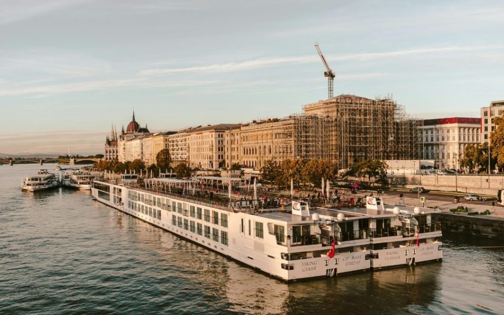 Rejs statkiem za dnia po Dunaju w Budapeszcie
