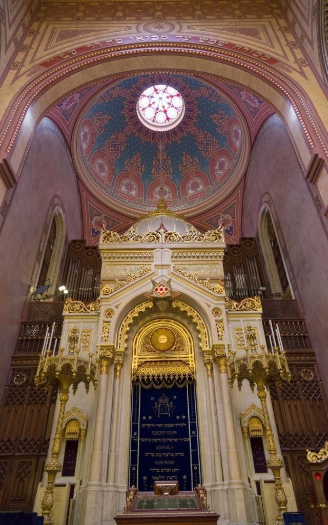 Wnętrze Wielkiej Synagogi w Budapeszcie