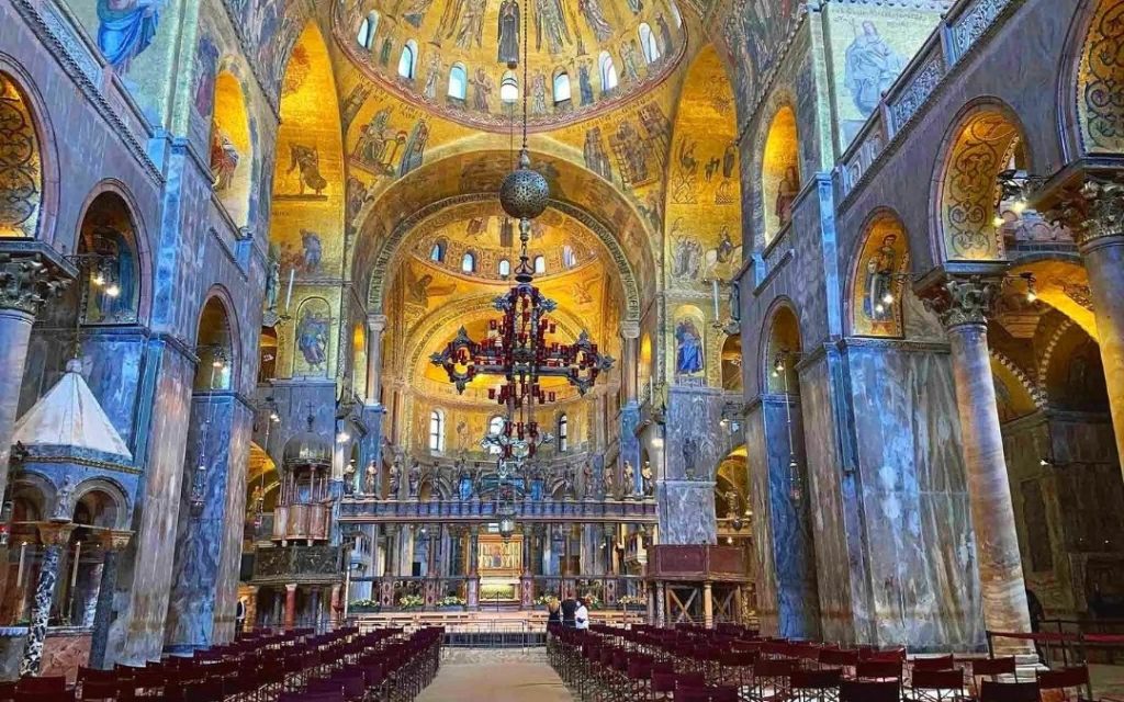 Bazylika św. Marka w środku