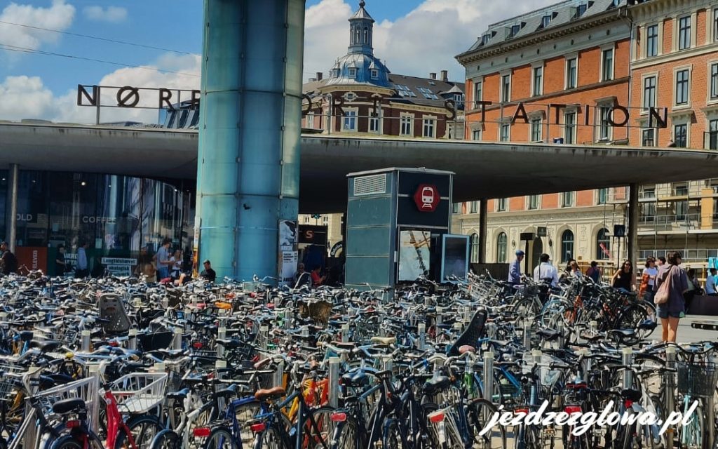 Duży parking dla rowerów w Kopenhadze