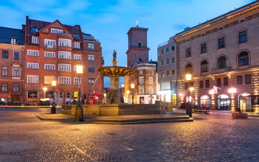 Fontanna Caritas (Caritasbronden) na placu Gammeltorv w Kopenhadze