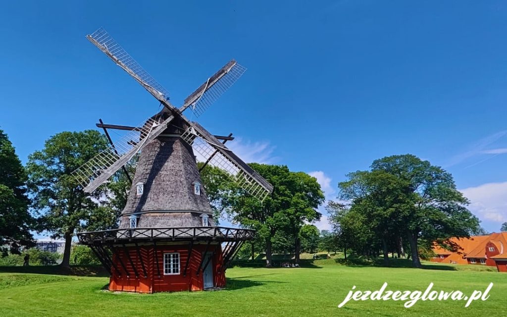 Kastelsmollen - zabytkowy wiatrak w twierdzy Kastellet w Kopenhadze