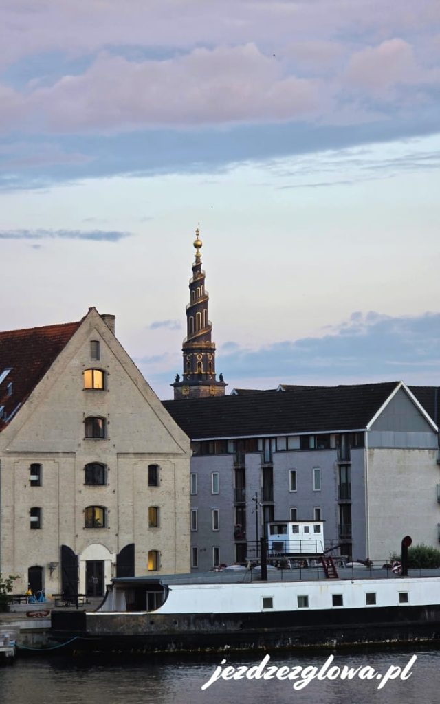 Panorama Christianshavn z wieżą kościoła Our Saviour’s Church w Kopenhadze