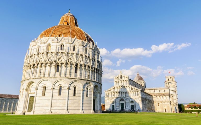 Piazza dei Miracoli w Pizie