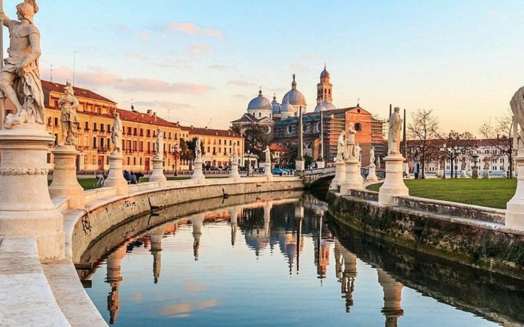 Prato della Valle w Padwie