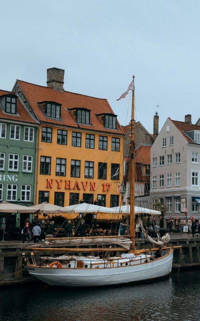 Restauracja z widokiem na kanał Nyhavn