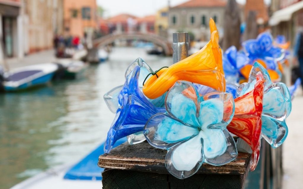 Szkło z murano, niebieskie oraz pomarańczowe, w kształcie tulipanów