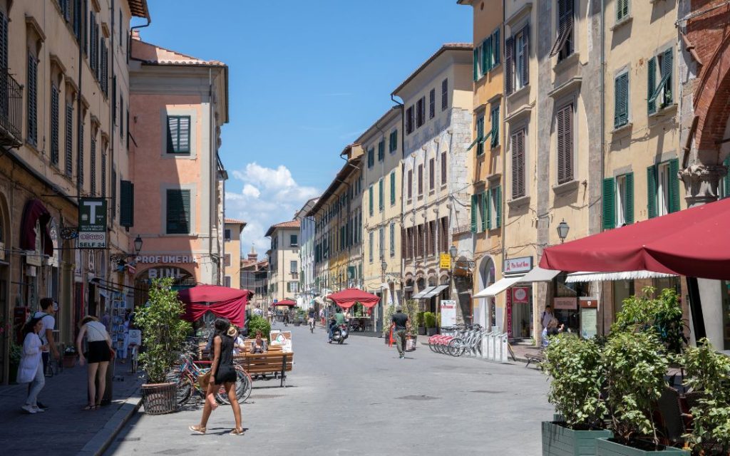 Ulica Borgo Stretto w Pizie