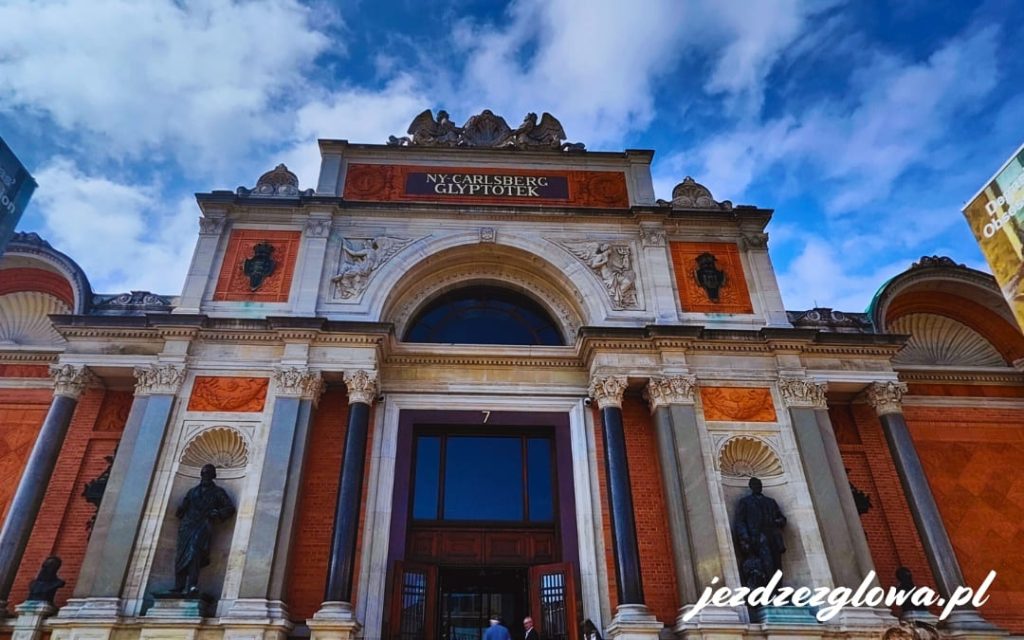 Wejście do muzeum sztuki Ny Carlsberg Glyptotek w Kopenhadze