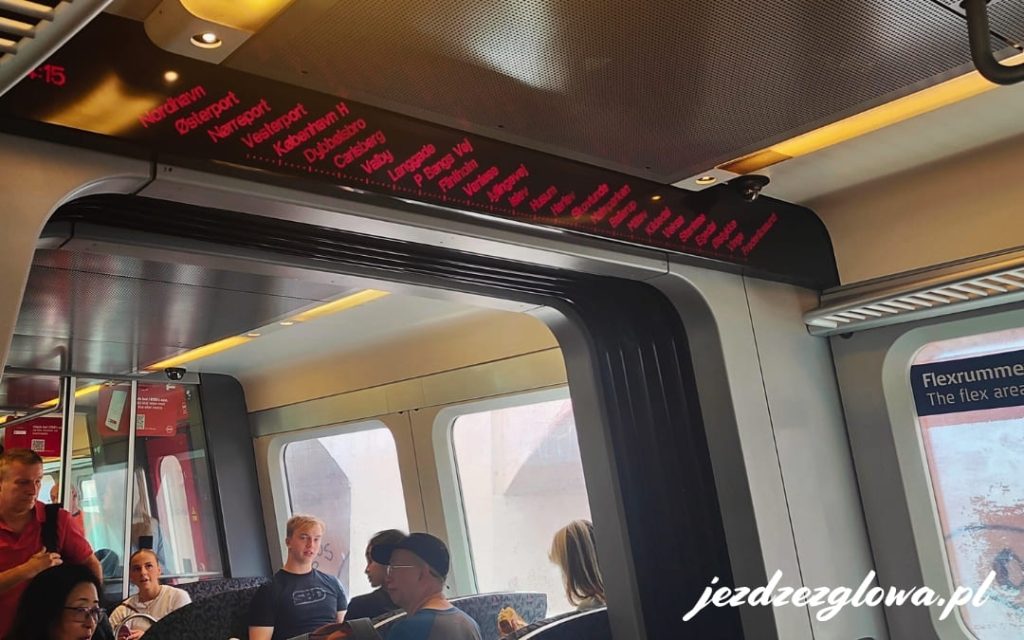 Wnętrze duńskiego pociągu S-tog