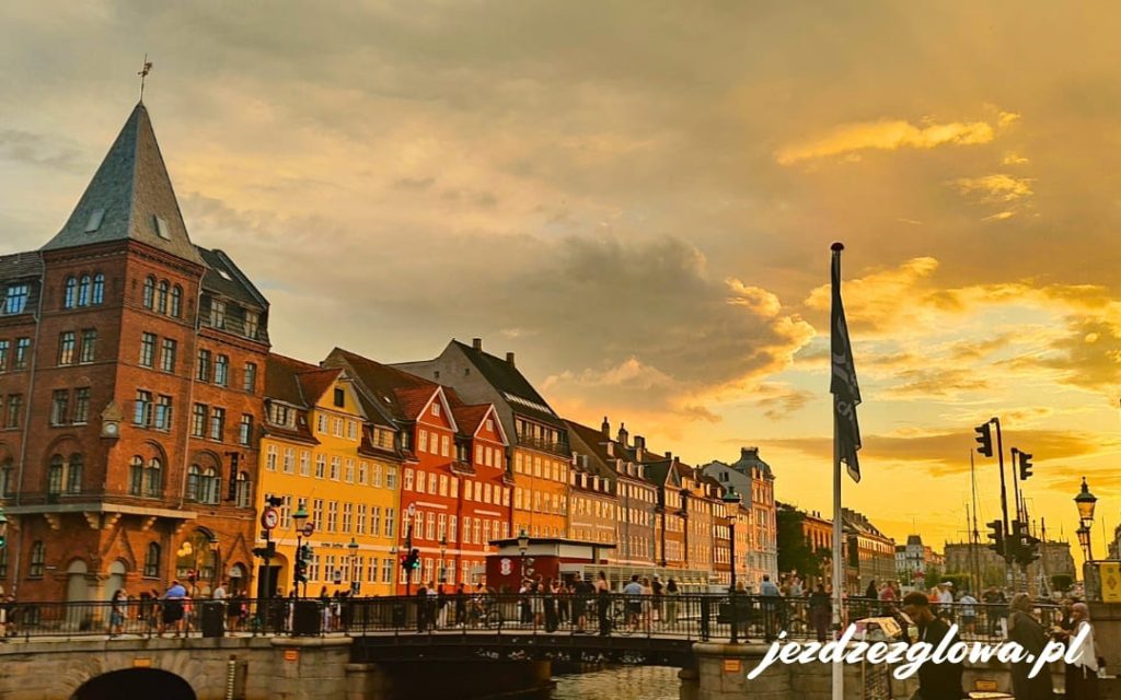 Zabytkowa dzielnica portowa Nyhavn w Kopenhadze