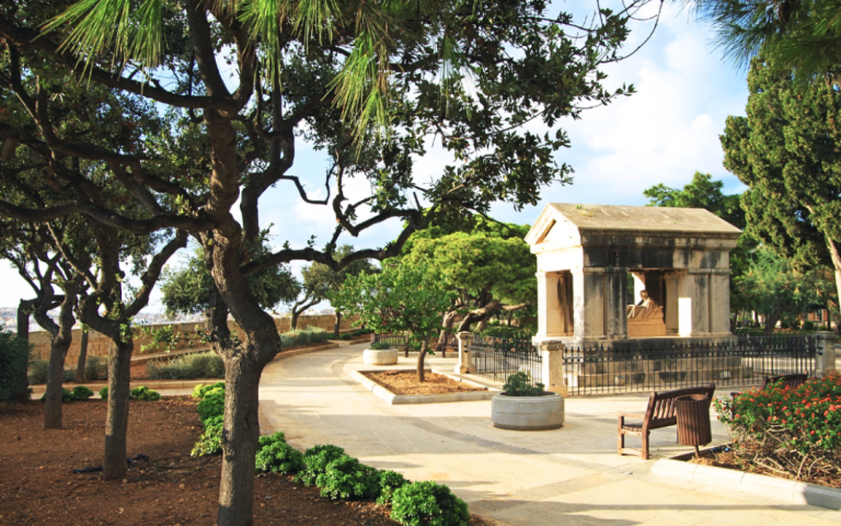 Ogrody Hastings w Valletcie – zielony zakątek, w którym historia spotyka spokój