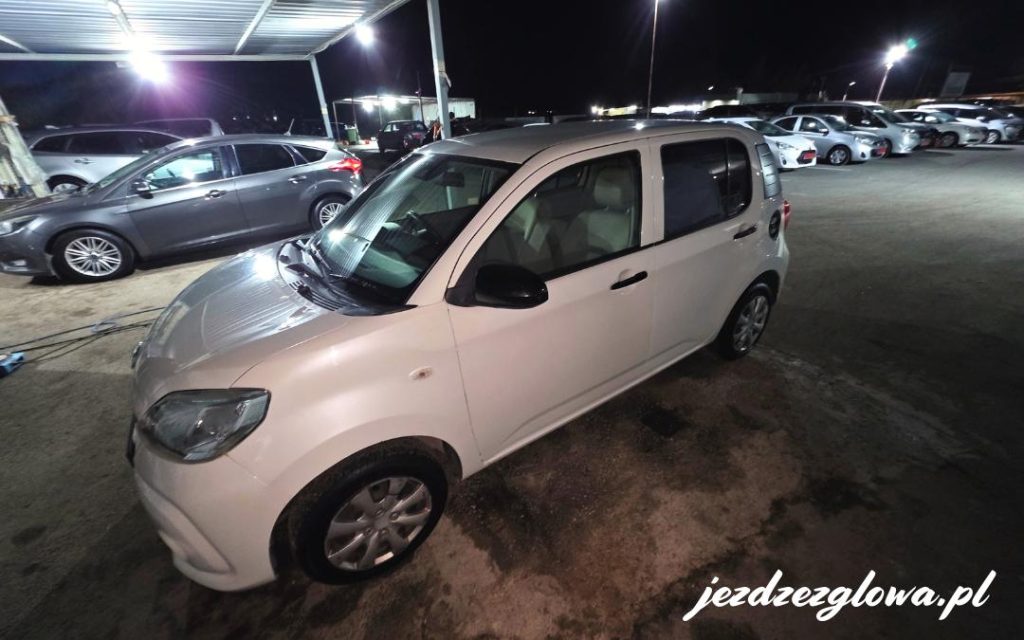 Auto z wypożyczalni