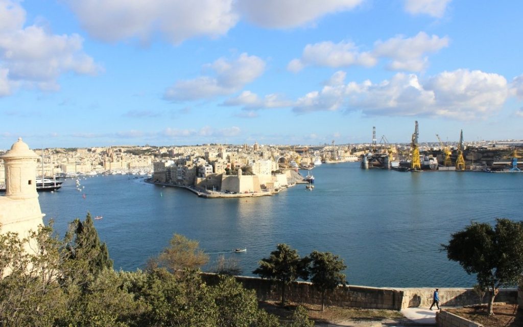 Panorama na Trzy Miasta na Malcie z widokiem na port
