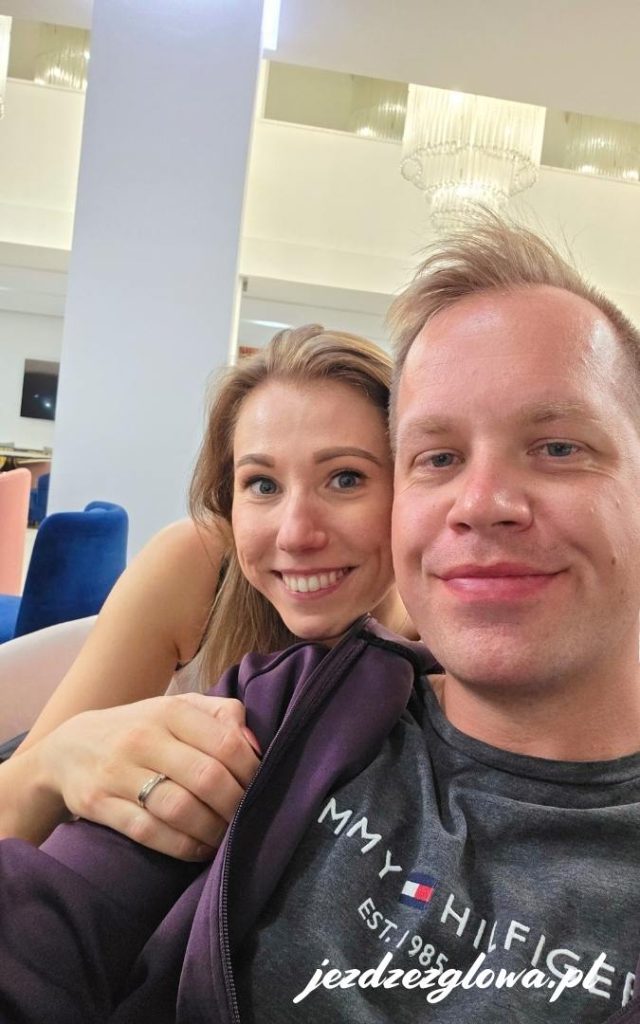 W oczekiwaniu na lotnisku