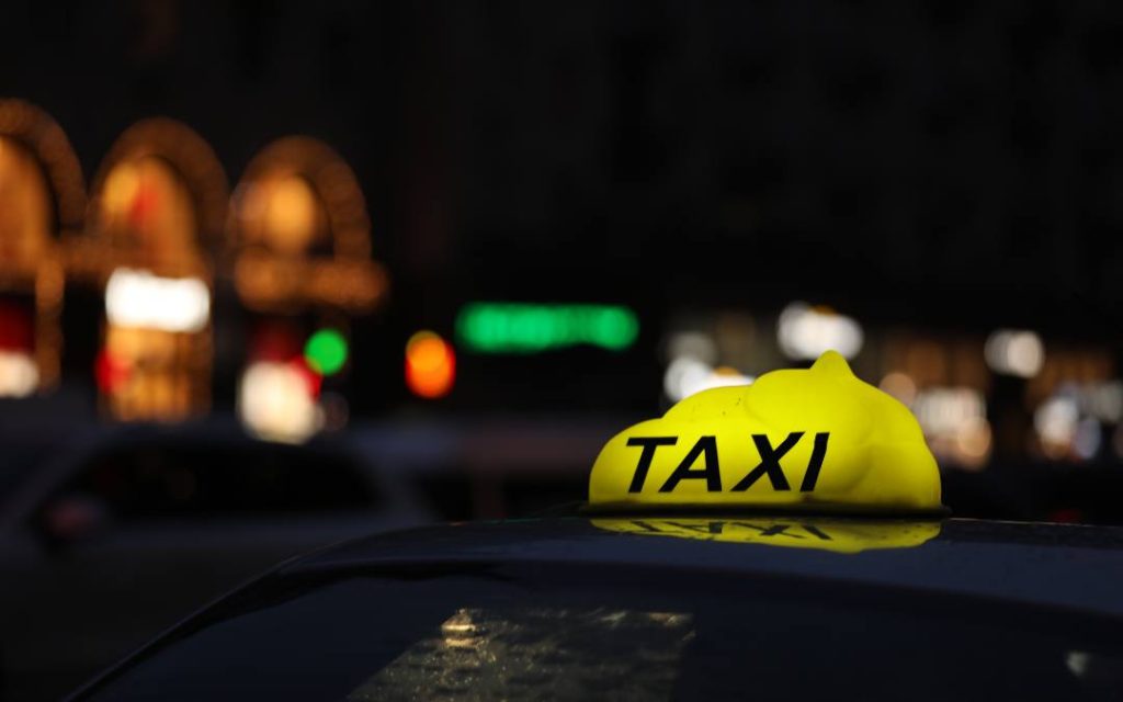 Z taxi najbardziej opłaca się korzystać w nocy