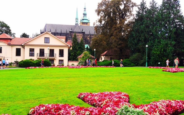 Ogrody Królewskie i Katedra św. Wita na Hradczanach w Pradze