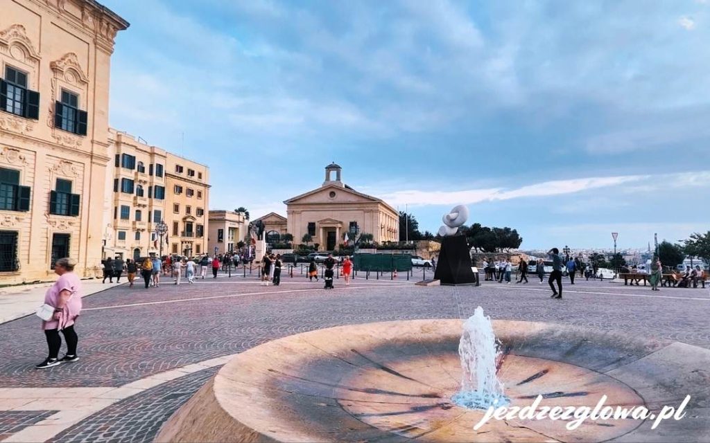 Plac Misrah Kastilja w Valletcie