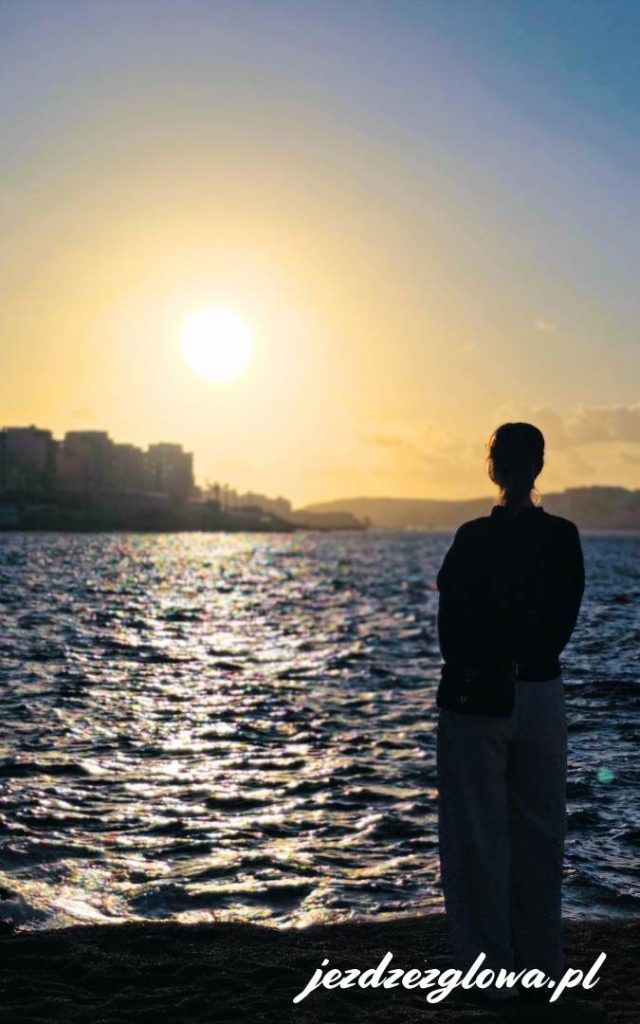 Zachód słońca w Qawrze na Malcie