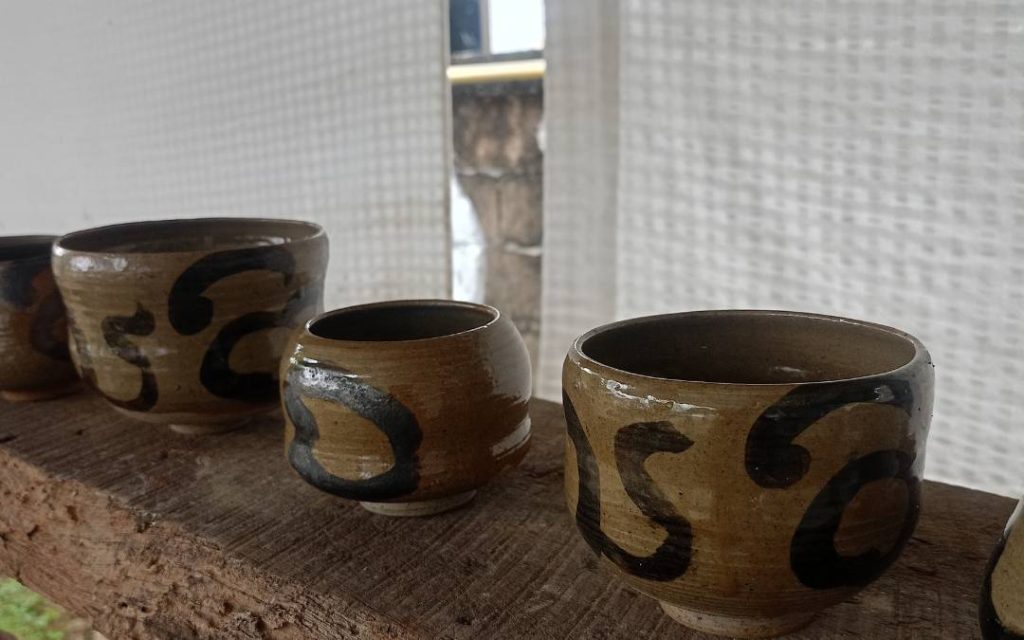 Ceramika inspirowana dawnymi wzorami – tradycja rzemiosła w nowoczesnym wydaniu