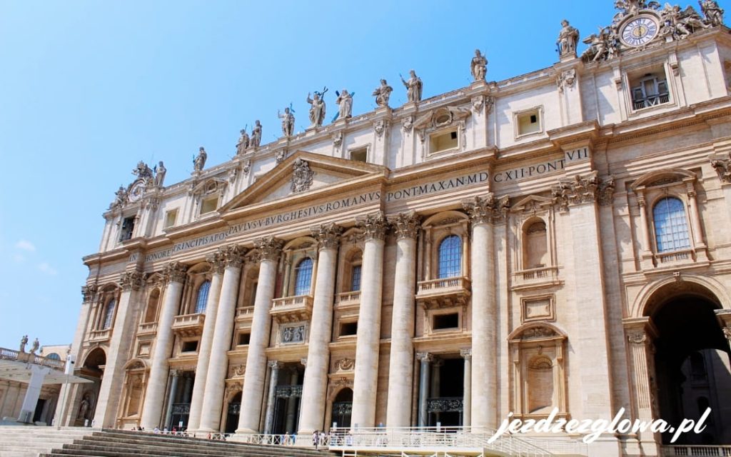 Bazylika św. Piotra w Watykanie z bliska