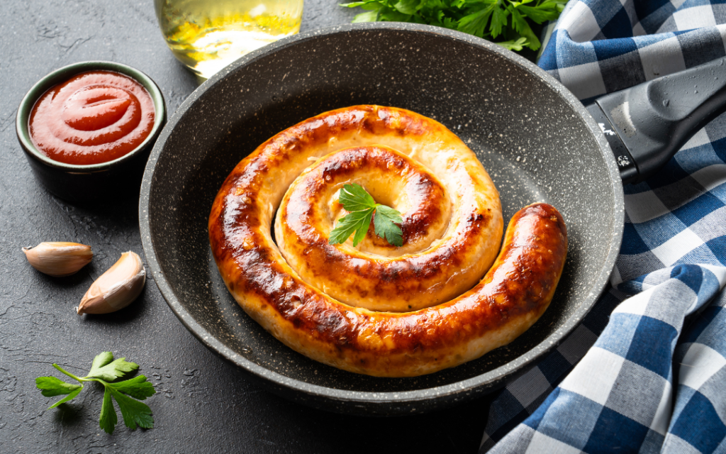 Kiełbasa smażona na patelni
