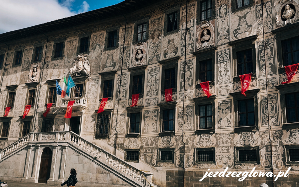Palazzo della Carovana na Piazza dei Cavalieri (Plac Rycerski) w Pizie.           