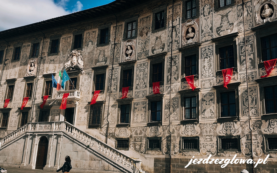 Palazzo della Carovana na Piazza dei Cavalieri (Plac Rycerski) w Pizie