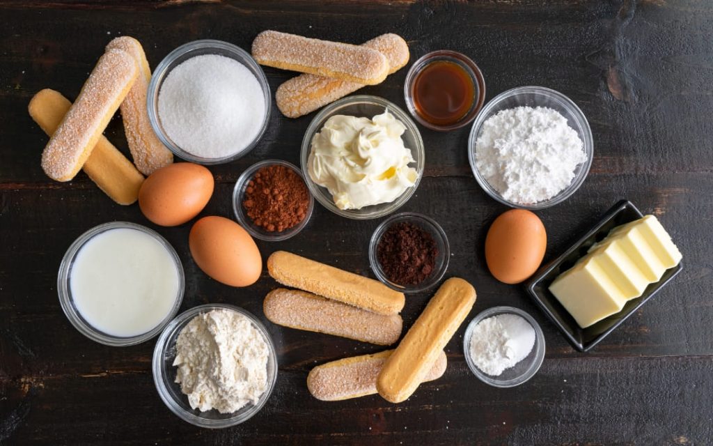 Zestaw produktów do przygotowania włoskiego deseru tiramisu