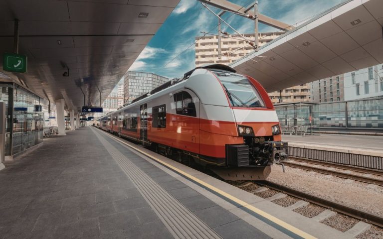 Dworzec kolejowy w Rydze: Przewodnik po najważniejszej stacji transportowej miasta