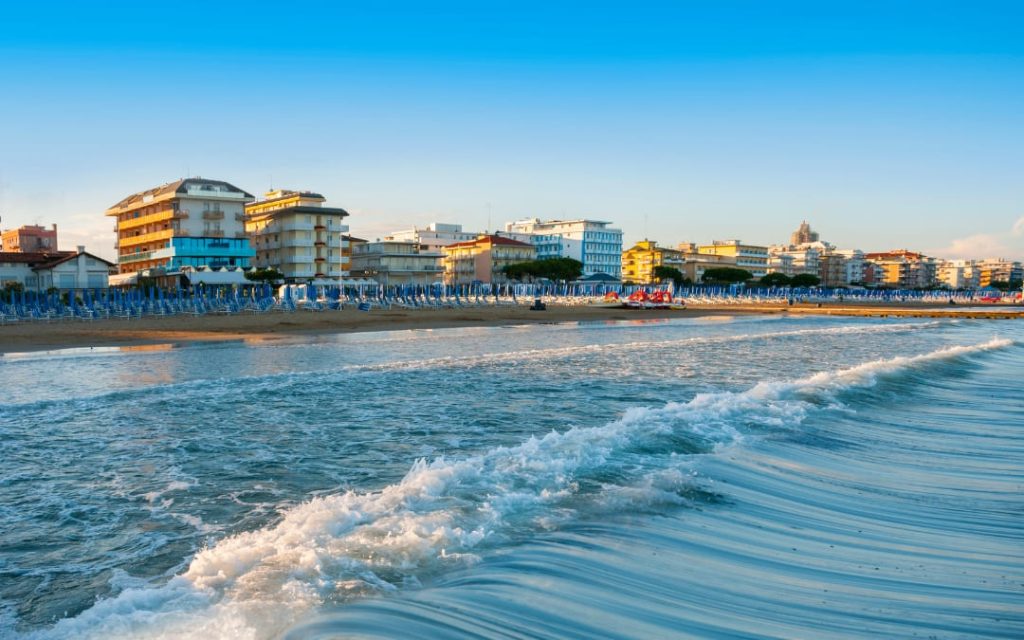 Plaża Lido di Jesolo nad Morzem Adriatyckim 
