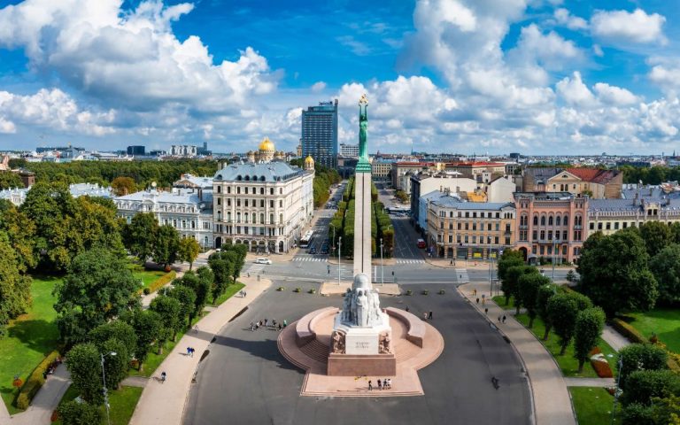 Pomnik Wolności w Rydze – symbol niepodległości Łotwy