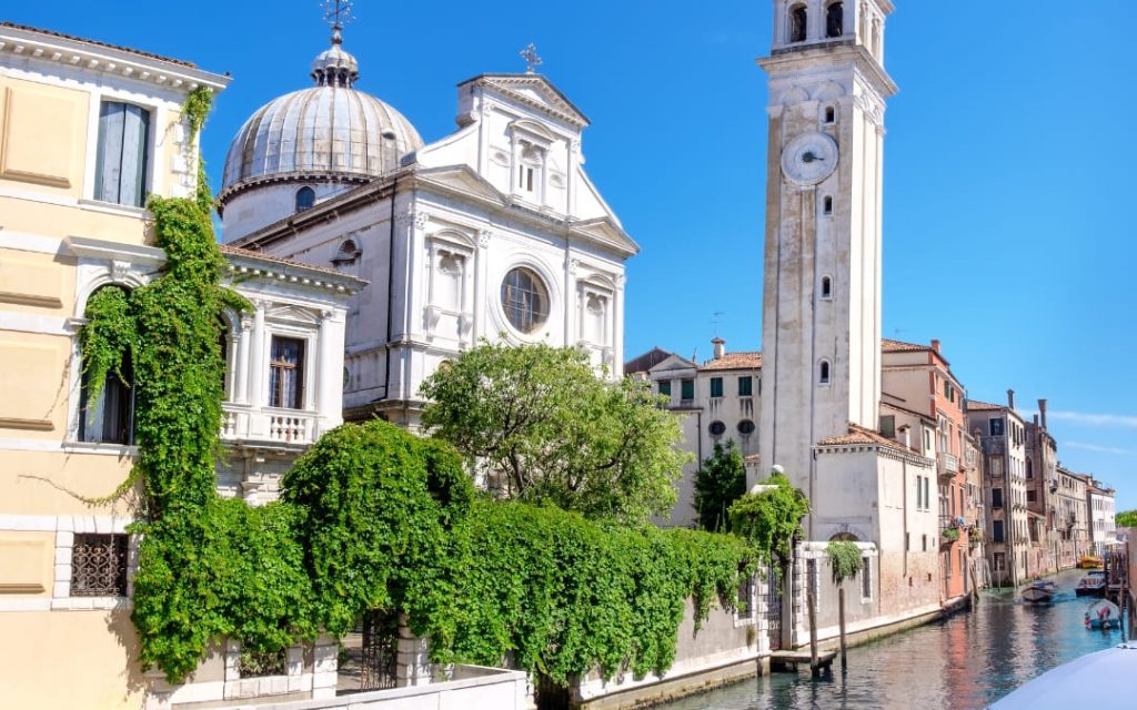 San Giorgio dei Greci w dzielnicy Castello nad kanałem weneckim