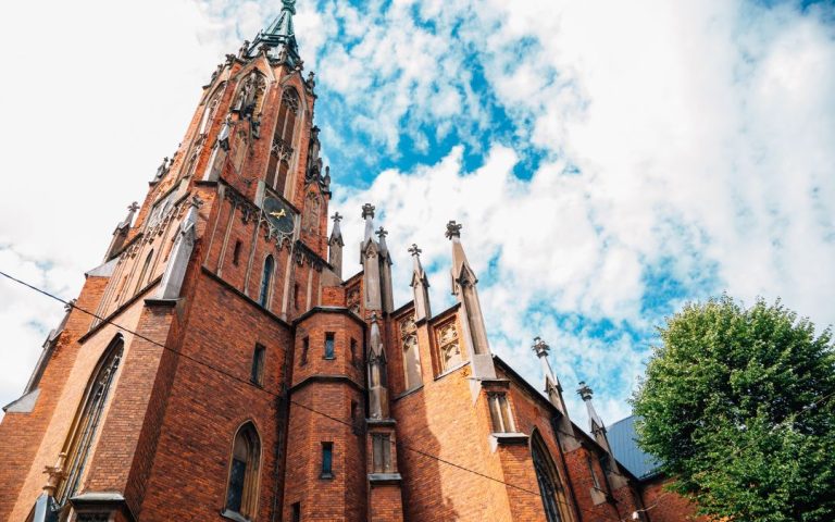 Stary Kościół Św. Gertrudy w Rydze – historia i architektura łotewskiego zabytku